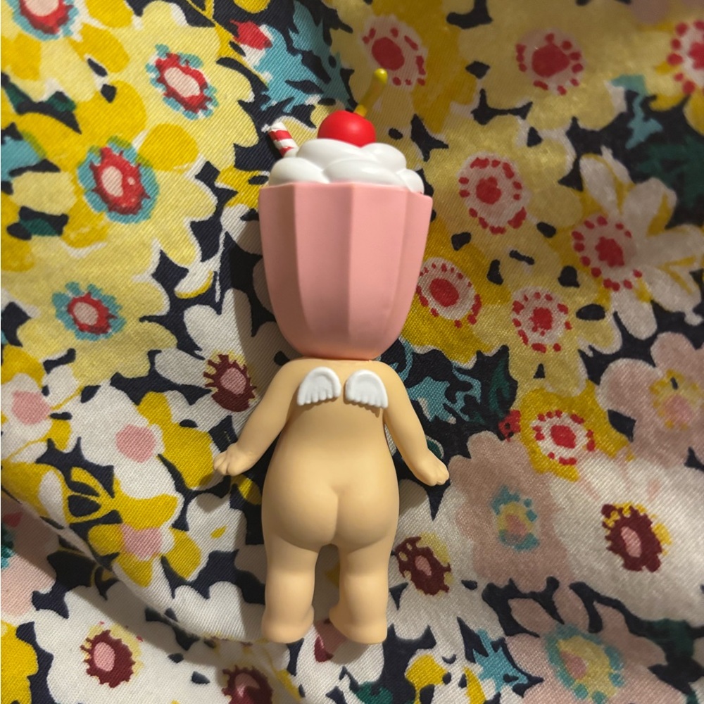 Sonny Angel Snack Series Mini Figure Milkshake - Picture 5 of 6